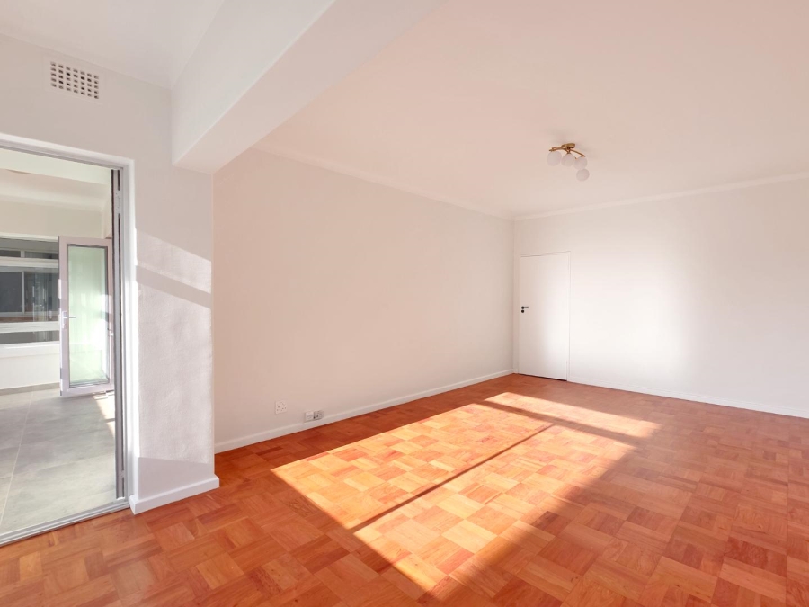 2 Bedroom Property for Sale in Sea Point Western Cape